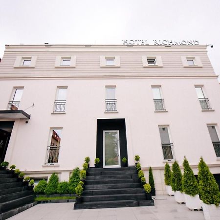 Richmond Hotel คอร์เชอ ภายนอก รูปภาพ