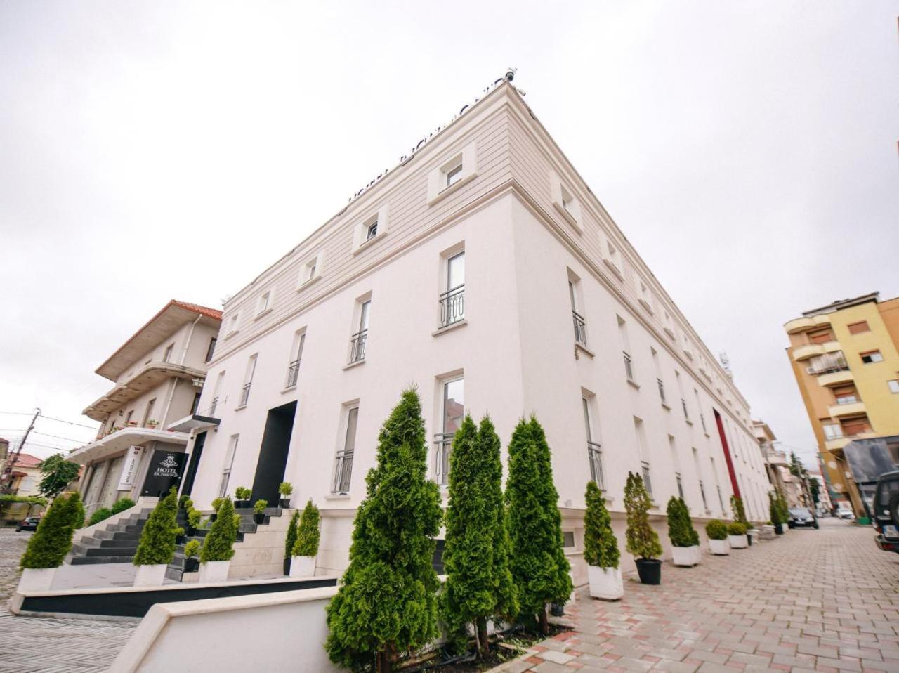 Richmond Hotel คอร์เชอ ภายนอก รูปภาพ