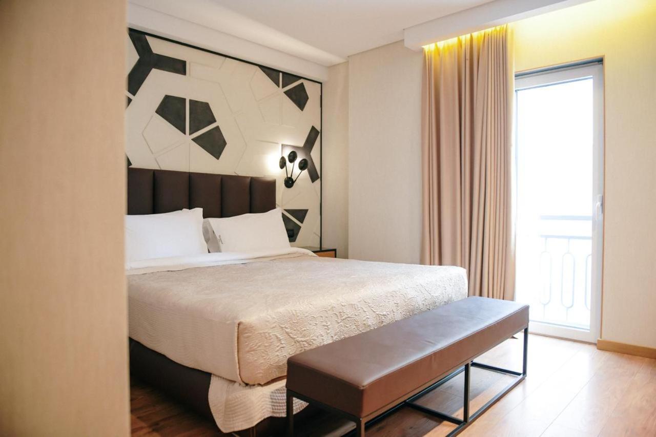 Richmond Hotel คอร์เชอ ภายนอก รูปภาพ