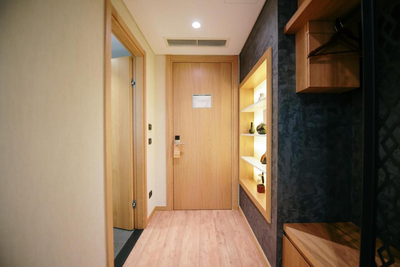 Richmond Hotel คอร์เชอ ภายนอก รูปภาพ