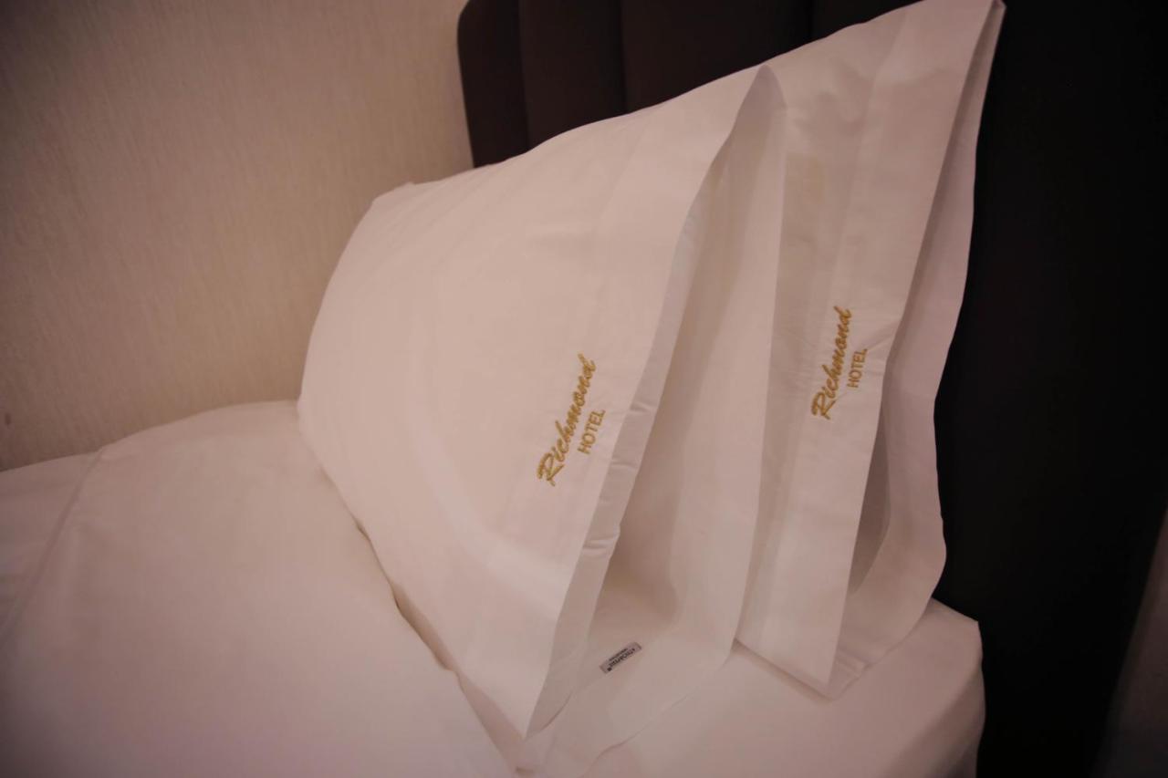 Richmond Hotel คอร์เชอ ภายนอก รูปภาพ
