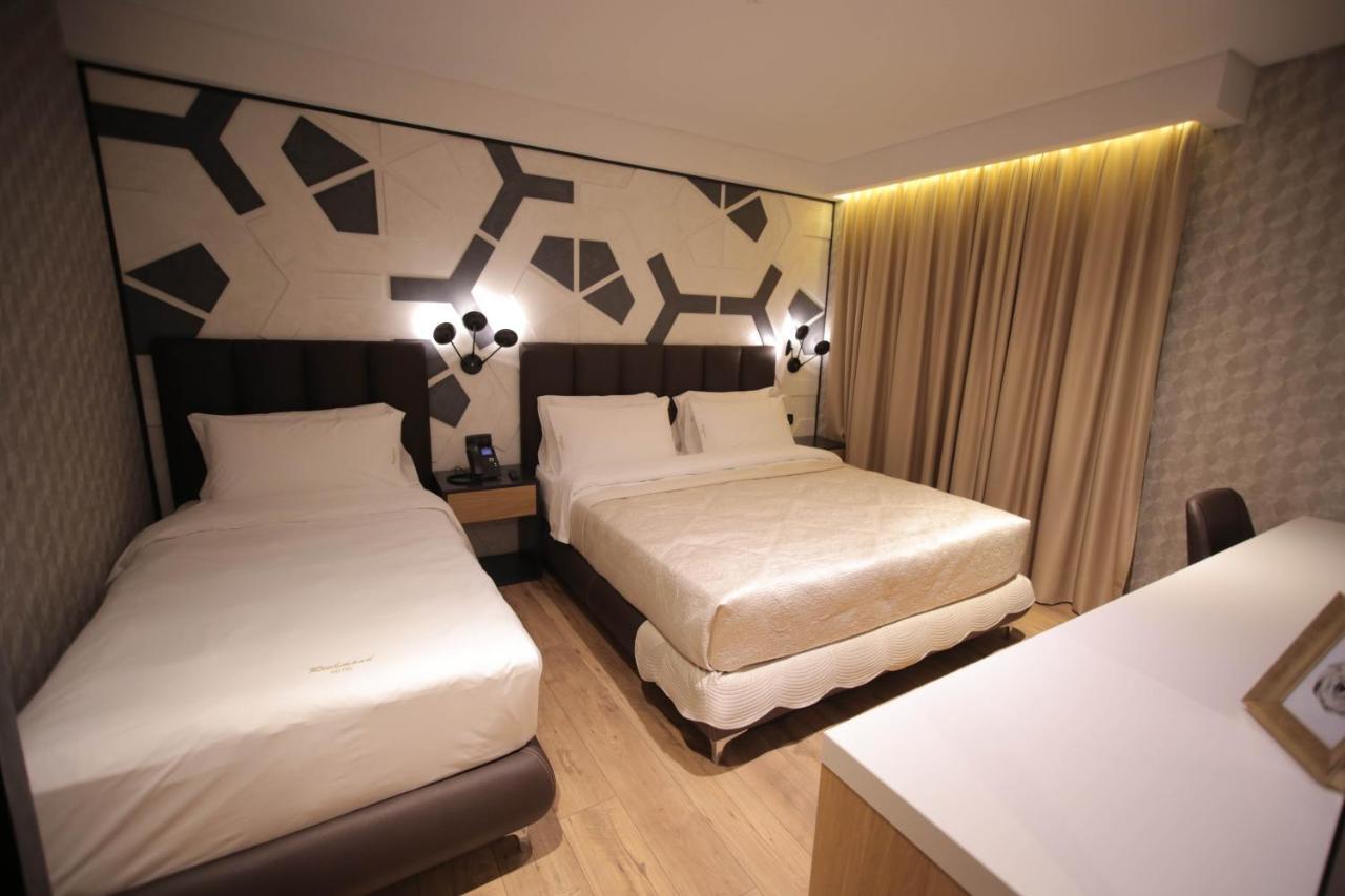 Richmond Hotel คอร์เชอ ภายนอก รูปภาพ