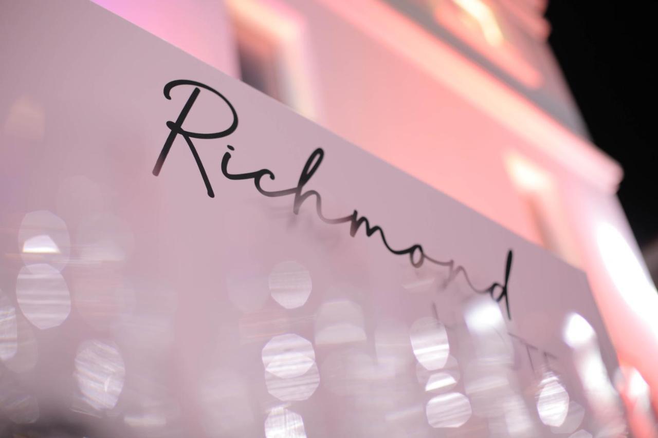 Richmond Hotel คอร์เชอ ภายนอก รูปภาพ