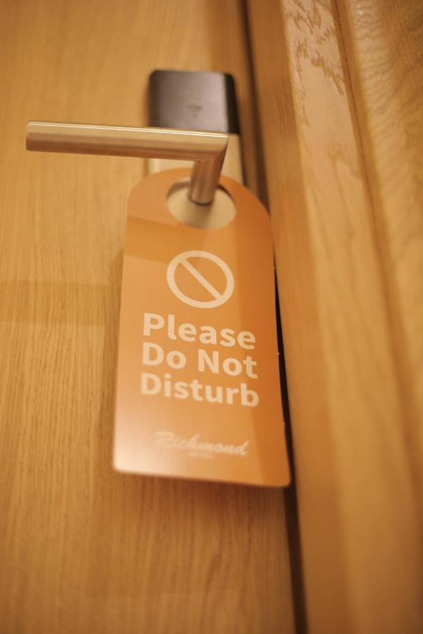 Richmond Hotel คอร์เชอ ภายนอก รูปภาพ
