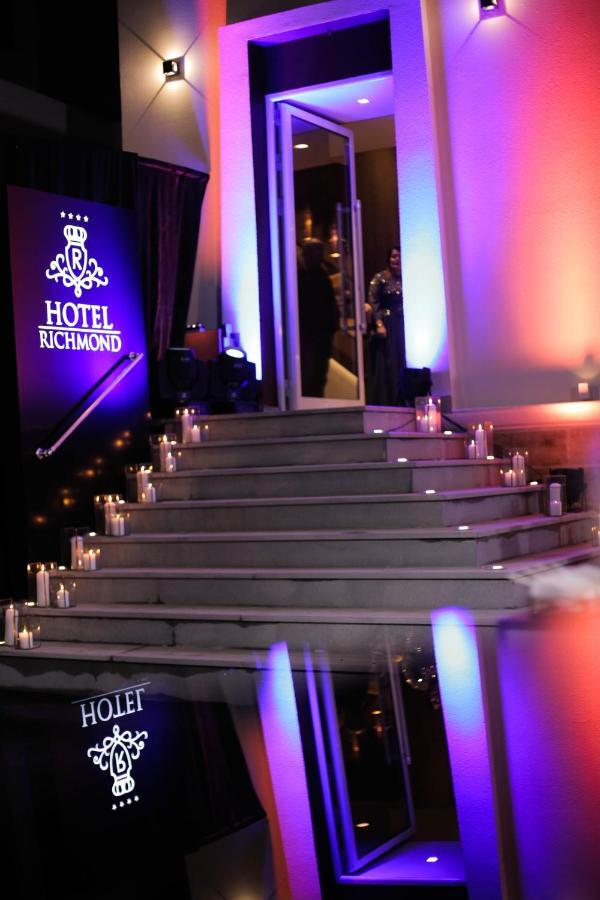 Richmond Hotel คอร์เชอ ภายนอก รูปภาพ