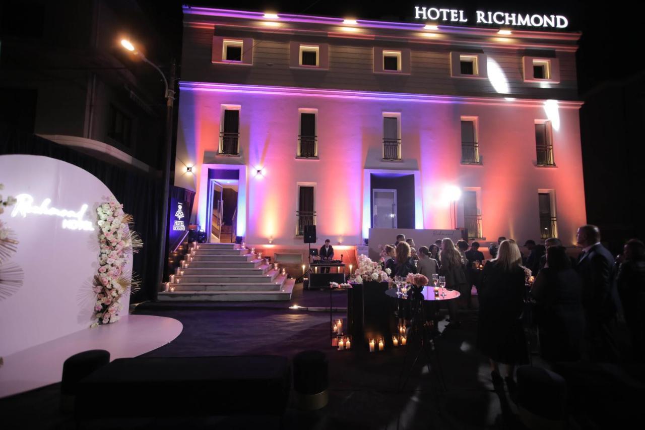 Richmond Hotel คอร์เชอ ภายนอก รูปภาพ